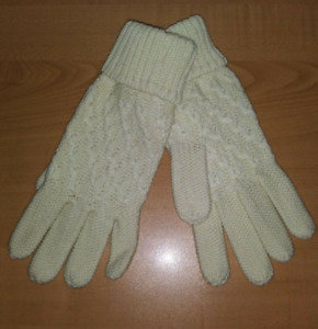 Woman's Sears Carriage Court NWT  Knit Gloves