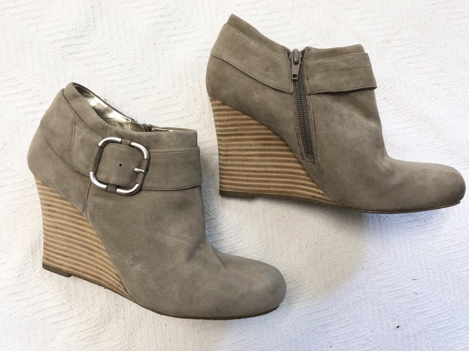 Banana Republic Taupe Colored Suede Wood Wedge Booties Sz 8M EUC - Image 1 of 4