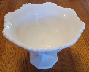 Vinatge White Round grape harvest fruit bowl - Picture 1 of 2