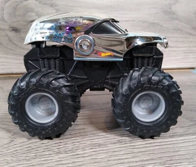 Hot Wheels Monster Jam  Silver NEA POLICE Truck With 4x4 Wind Up Action Tested  - Image 1 of 4