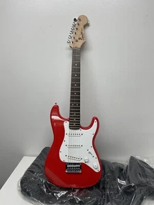 Fender 0310121558 Squier Mini Strat Rw Trd V2 Rojo Nuevo Plus Negro Estuche de Transporte - Imagen 1 de 12