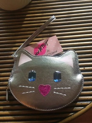 Betsey Johnson Kitty Cat Coin Purse Wristlet Zip Silver Meow Jewels Heart NWT - Image 1 of 4