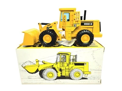 Caterpillar Cat 966E Wheel Loader - NZG 1:50 Scale Diecast Model #237 New - Image 1 of 4