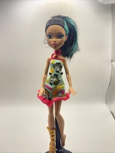 Cleo de Nile Dessert Ghouls, muñeca G2 Monster High Fashion, 2017 LEER - Imagen 1 de 2