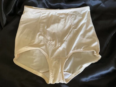 Faja estilo braguita de nailon satinado sedoso beige vintage BALI talla 2X Foto 1 de 4