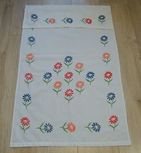 Precioso Tapiz Vintage Bordado a Mano - Lino Decorativo con Hermosas Flores - Imagen 1 de 6