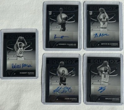 Autógrafos de equinoccio Panini Flux 2022-23 John Starks Robert Parish Bryce McGowens Foto 1 de 4
