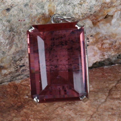 Emerald Shape 925 Silver Color-Changing Hydrothermal Alexandrite 71 Ct Pendant - Image 1 of 4