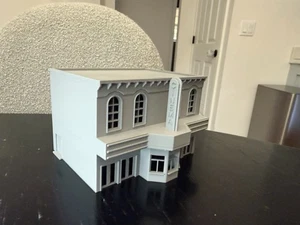 HO Scale Cinema Small Town Movie Theater - 1:87 Gauge - Built And Assembled - Picture 1 of 7