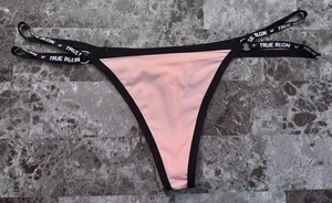 SLIP PERIZOMA NUOVO SENZA ETICHETTE TRUE RELIGION L LISCIO ROSA CHIARO NERO BIANCO LOGO CINTURINO - Foto 1 di 3