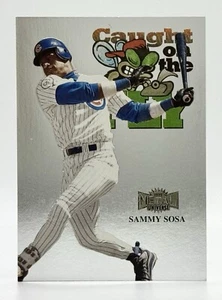 1999 Skybox Metal Universe Caught on the Fly #242 Sammy Sosa Chicago Cubs - Bild 1 von 2