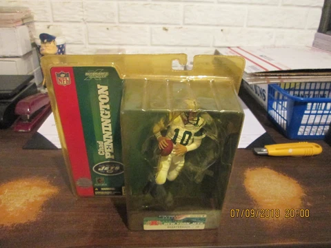McFarlane NFL New York Jets #10 Chad Pennington Series 7 Quarterback Logo Figure Cover
