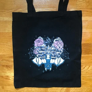 Bolso de Mano Gótico Lolita EGL Punk Rosa y Negro Jaula Costilla Rosas y Murciélago Skelton - Imagen 1 de 6
