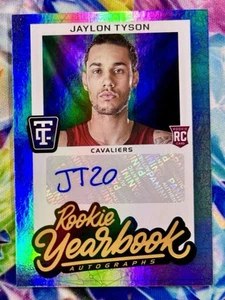 2024-25 Panini Totalmente Certificato Rookie Annuario Autografo Jaylon Tyson #RYA-TYS - Foto 1 di 2