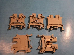 Posten 30 Stück Phoenix Contact UK 5 N Art. Nr. 3004362 Durchgangsklemme - Picture 1 of 4