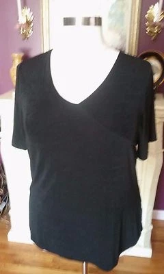 (Kathy Ireland)   Black  Short Sleeve Top   Wrinkle Free   V-Neckline  Size 1X - Image 1 of 4
