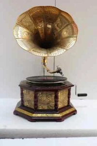 Antique Gramophone, Fully Functional Working Phonograph, win-up record player - Picture 1 of 8