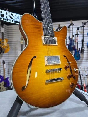 Guitarra semihueca Eastman Romeo California - Goldburst con estuche rígido original y plek*D #659 Foto 1 de 4