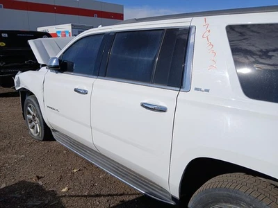 Conjunto de puerta trasera izquierda usado lado trasero se adapta a: GMC Yukon XL 1500 2017 tinte de privacidad Foto 1 de 4