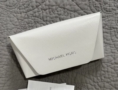 Estuche rígido Michael Kors auténtico para gafas/gafas de sol en blanco Foto 1 de 4