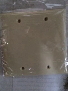 (10 piezas) Placa de pared Lexan irrompible marfil morera 2 bandas 92152 Endura - Imagen 1 de 3