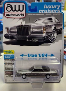 Auto World Luxury Cruisers R6 Vers A #3 1979 Lincoln Continental Lowrider plateado - Imagen 1 de 3