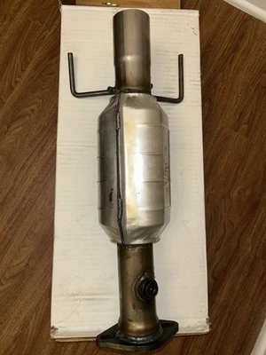 Conjunto de tubo y catalítico de ajuste directo de escape AP Foto 1 de 4