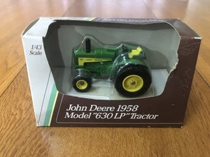 NEW 1989 JOHN DEERE 1958 MODEL 630 LP TRACTOR ERTL #5599 1/43 NIB - Picture 1 of 14