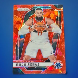 Jonas Valanciunas Red Ice Prizm 2024-25 Panini Prizm #76 - Imagen 1 de 3