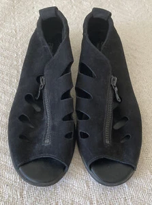 Women’s ARCHE Size 6.5 M EU 37 Black Leather Open Toe Flats Zipper Front France - Picture 1 of 12