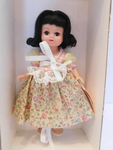 Muñeca Madame Alexander *Sweet Story* 1999 #34750 caja original y etiquetas colgantes - Imagen 1 de 7