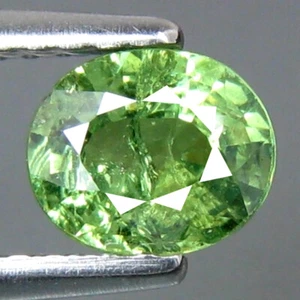 0.75 CT AMAZING TOP FIRE SPARKLING UNHEATED GREEN DEMANTOID GARNET - Picture 1 of 3