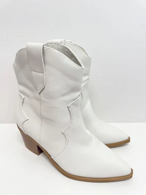Botines occidentales Journee Collection talla 9 blancos punta tacón bloque Foto 1 de 4