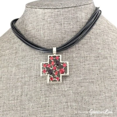 Collar Gargantilla Colgante Cruz Cristales Estrás Negro y Rojo Multi Hilo VCLM Foto 1 de 4