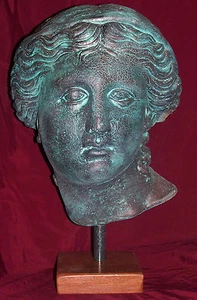 Ancient Greek Sculpture Statue Aphrodite The Goddess of Love and Beauty. - Picture 1 of 1