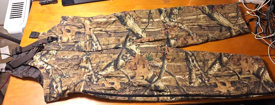 RedHead Insulated Camo Hunting Bibs Overalls Men’s L – Mossy Oak Style - Image 1 of 4