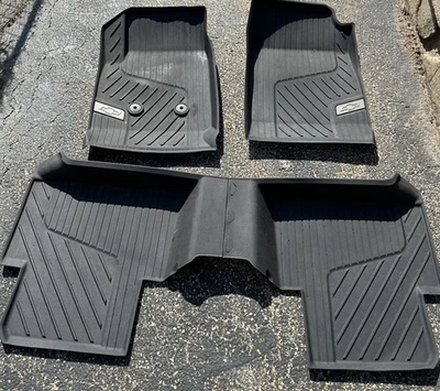 Alfombrillas GM 2015-2022 para todo tipo de clima forros delanteros y traseros negros Foto 1 de 4