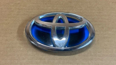 2010 2011 2012 2013 2014 2015 TOYOTA PRIUS REAR TRUNK EMBLEM will not fit front - Image 1 of 2