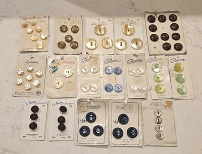 New Old Stock Vintage LOT od Buttons 17 Luckyday Glamour Le Chic Original Cards - Image 1 of 4