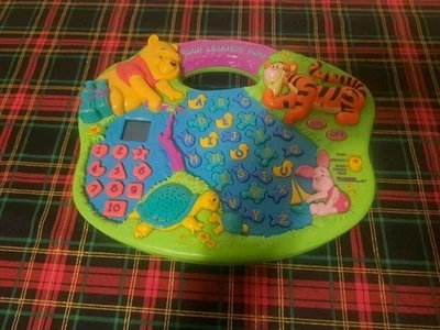 HASBRO DISNEY'S Pooh Estanque de Aprendizaje Enseña Fonética/Formas/Números/Letras con Caja Foto 1 de 4