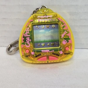 PROBADO FUNCIONANDO! Mascota virtual amarilla Giga Pets Compu Kitty Tiger 1997 vintage - Imagen 1 de 7