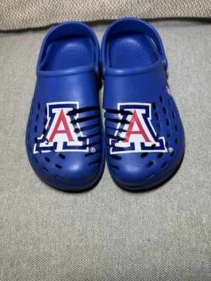 Zueco Arizona Wildcats FOCO azul con correa pequeño (7-8) excelente estado nuevo. Foto 1 de 4