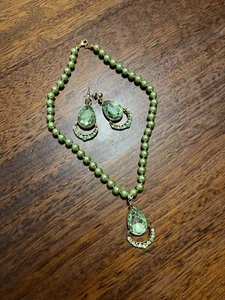Green Pearl and Green Glass Pendant with Earings Set - Picture 1 of 1
