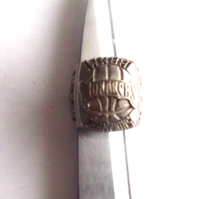 2005 Sacramento WNBA Monarchs championship replica souvenir ring - Image 1 of 3