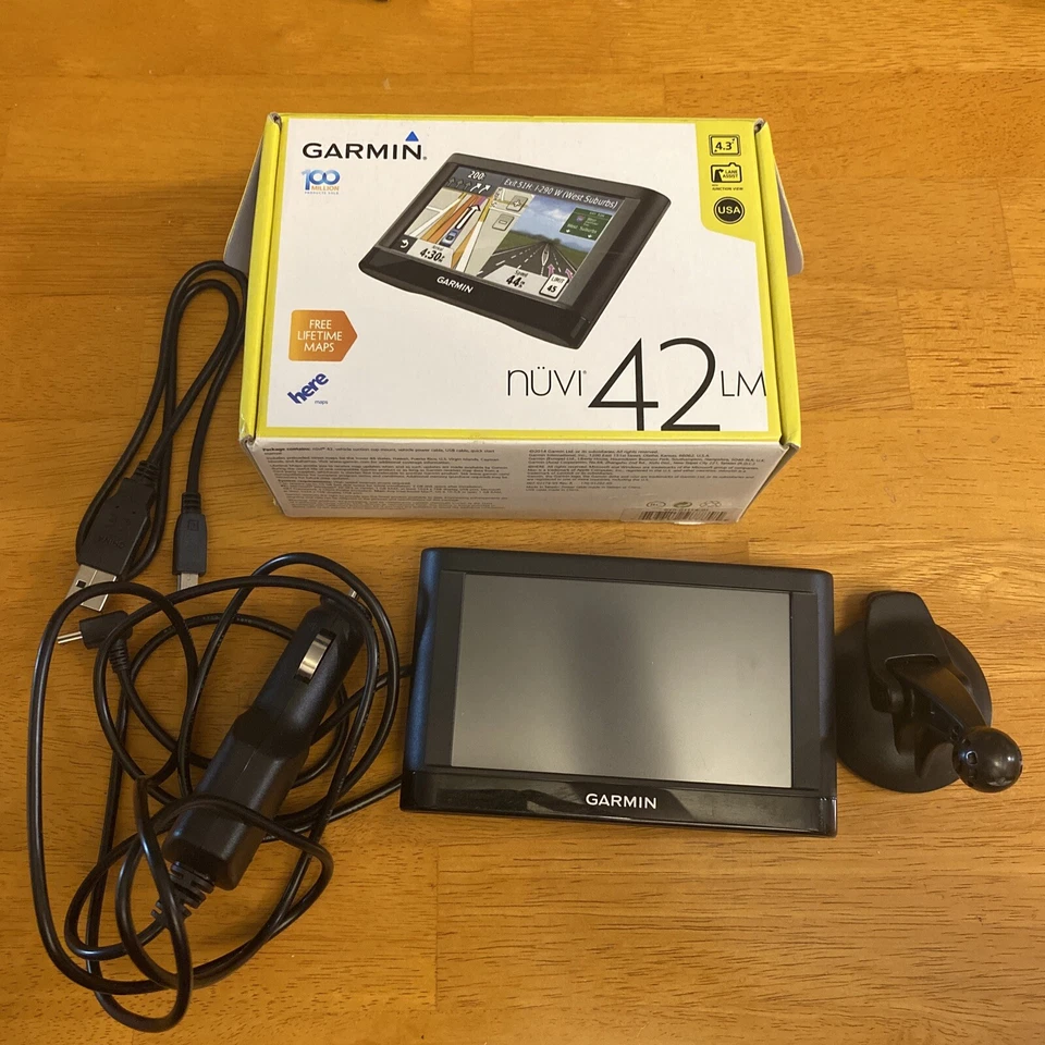 Garmin Nuvi 42LM GPS Bundle Mount Charger USB Data Cable Free Shipping - Image 1 of 4