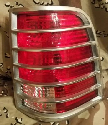 2002 2003 2004 2005 MERCURY MOUNTAINEER RIGHT TAILLIGHT OEM - Image 1 of 4
