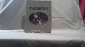 Two Births, Words: Janet Brown, Eugene Lesser, Stephanie Mines, Random House - Imagen 1 de 2