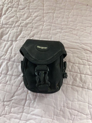 Targus Camera Case Pouch with Belt Hook & Loop - Image 1 of 3