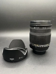 Sigma DC 18-250mm 1:3.5-6.3 HSM lens for Nikon F Mount - Picture 1 of 8