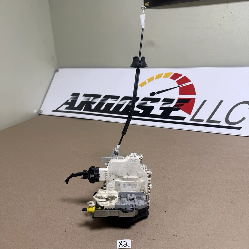 Actuador de liberación de pestillo de cerradura de puerta trasera izquierda Audi A4 Quattro S4 2010-2016 OEM Foto 1 de 4